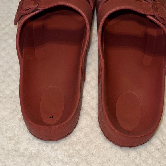 🩴 Express Rubber Slide Sandals – shade of Red, Size 12 - Picture 6 of 13